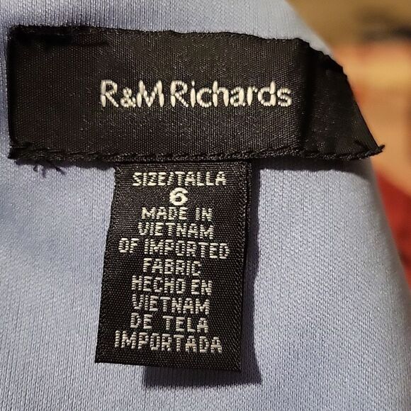 Women's R&M Richards Embroidered Sequin Bodice Dress with Cape Sleeves, fits 6-8 - Picture 8 of 8